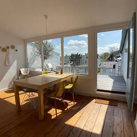 Helle Dachgeschosswohnung Mit Grosser Suedterrasse Appartement
