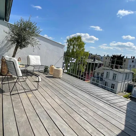 Helle Dachgeschosswohnung Mit Grosser Suedterrasse Appartement