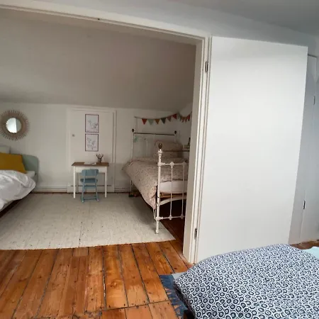 Appartement Helle Dachgeschosswohnung Mit Grosser Suedterrasse Lübeck