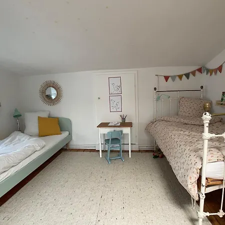 Helle Dachgeschosswohnung Mit Grosser Suedterrasse