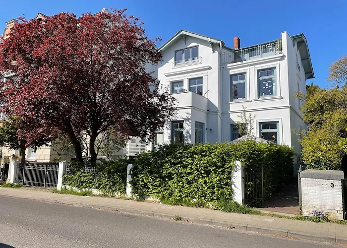 Lägenhet Helle Dachgeschosswohnung Mit Grosser Suedterrasse *